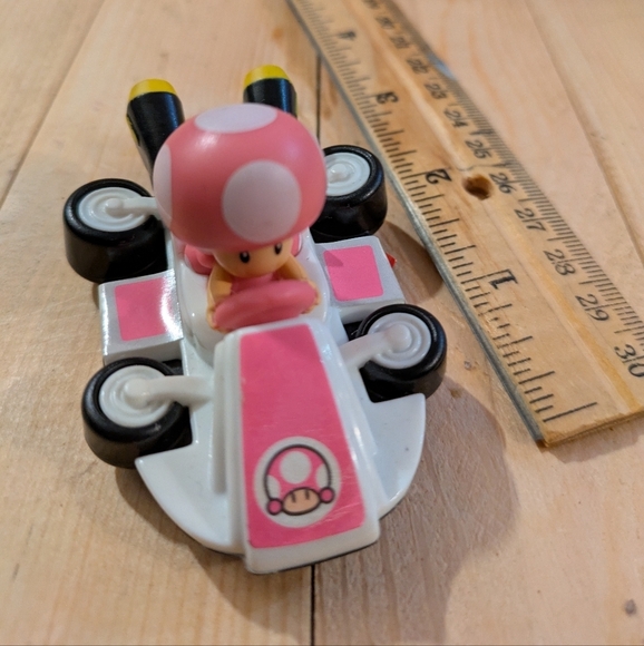 Nintendo 2022 Kart Racer Mario Pink and White Toy Kart - Picture 2 of 5